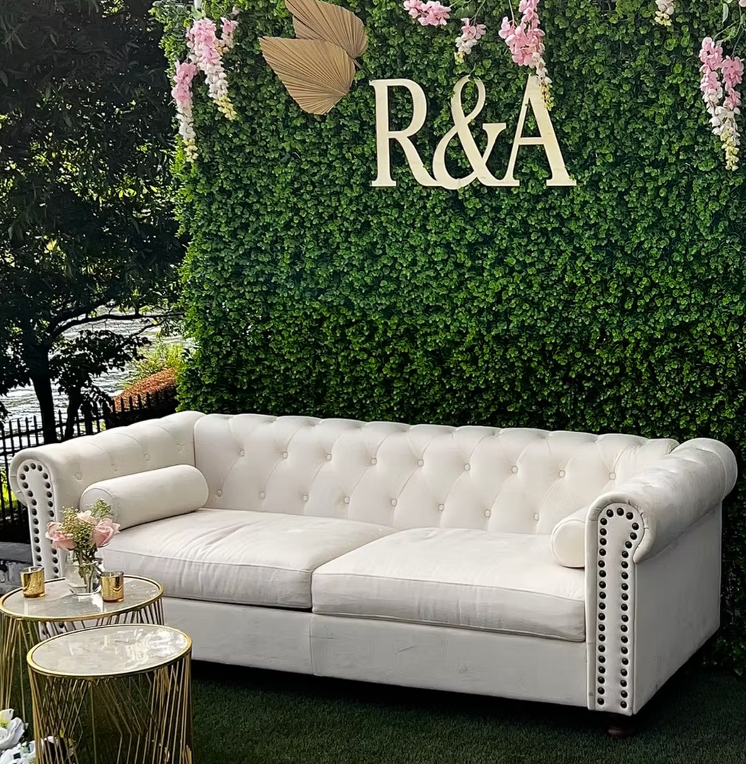 Tufted Velvet Loveseat (White)